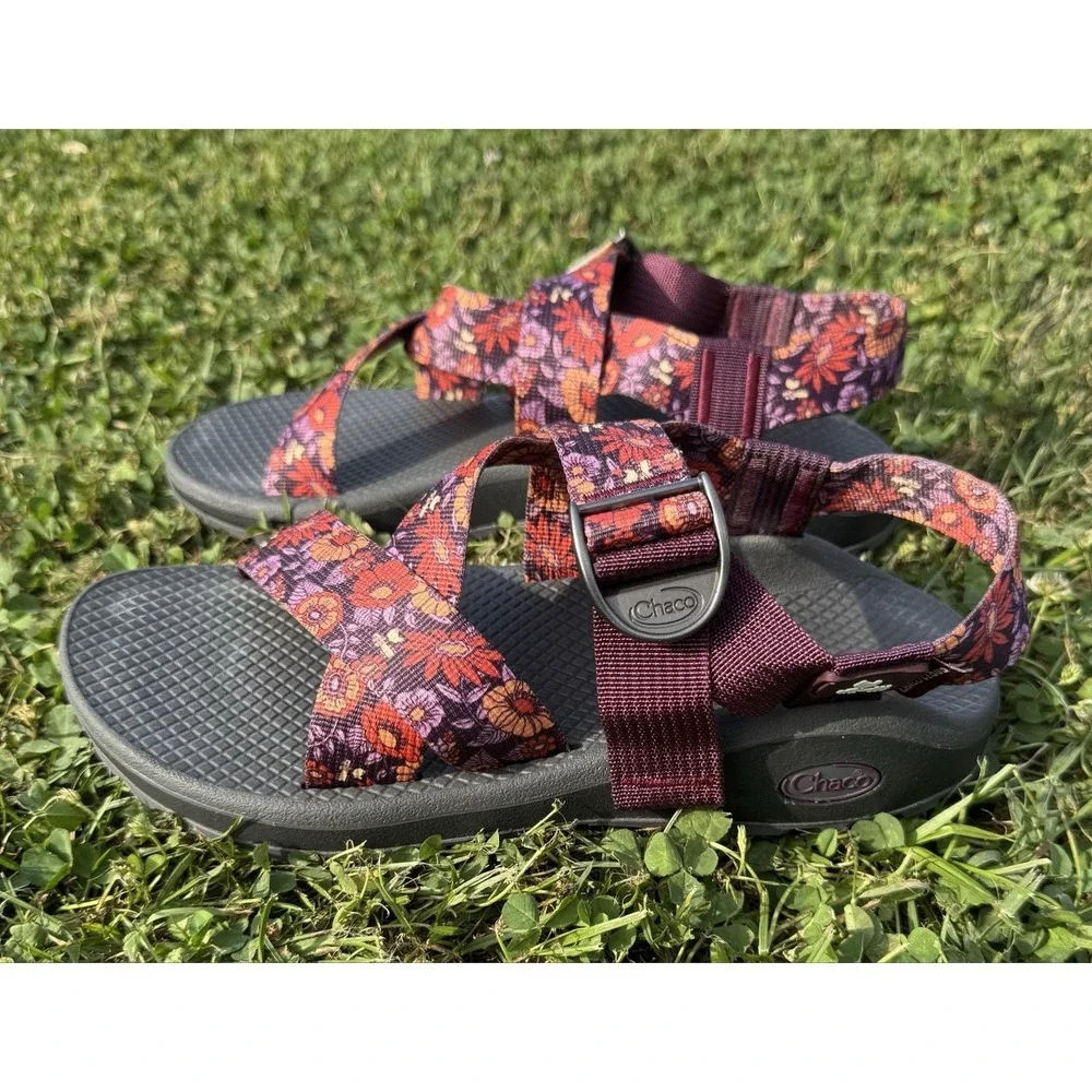 Chaco Cloud Sandals Womens Size 8 Purple Floral Strappy Adjustable Sport Comfort - Picture 2 of 8
